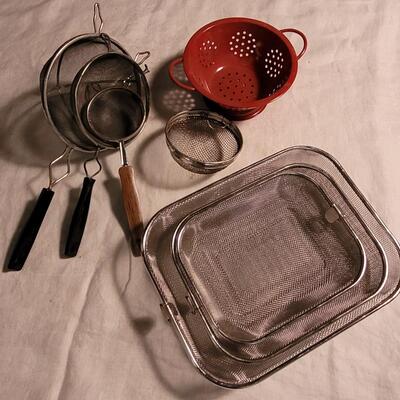 Lot 117: Strainers Lot