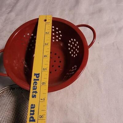 Lot 117: Strainers Lot