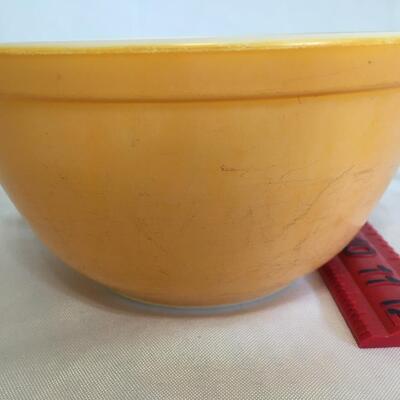 Vintage Pyrex 402 1-1/2 Quart Mixing Bowl  Orange 