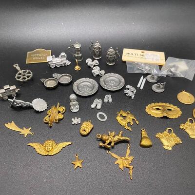 Paintable Metal Dollhouse Miniatures and Charms