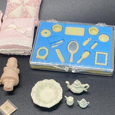 Dollhouse Miniatures Little Girls Womans Room Items Decor