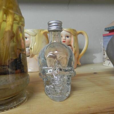 LOT 243  THE STRANGE AND UNUSUAL