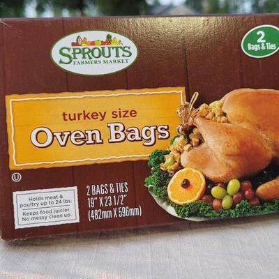 Lot 122: New SPROUTS Oven Bags