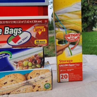 Lot 127: New Kitchen Essentials Assortment 
