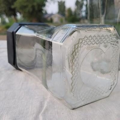 Lot 128: (4) Glass Containers w/ Lids 
