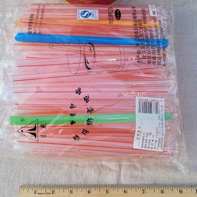 Lot 133: Plastic Cups and Straws Assortment 