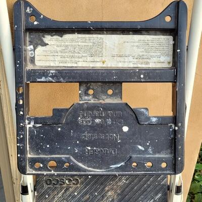 Lot 147: Vintage COSTCO Step Ladder 