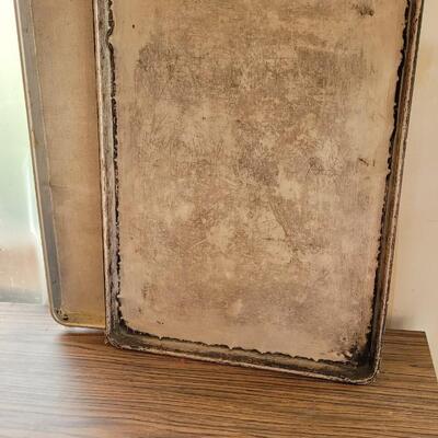 Lot 151: (2) Large Vintage Broiler Pans