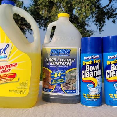 Lot 157: Assortment of Cleaning Supplies w/ LYSOL & DEGREASER Concentrate (Toilet Cleaner is NEW)