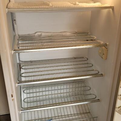 Lot 159: Vintage SEARS GOLDSPOT Refrigerator WORKS