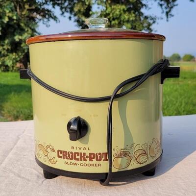 Lot 161: Vintage Mid Century Modern RIVAL Crock-Pot