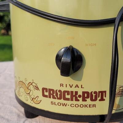 Lot 161: Vintage Mid Century Modern RIVAL Crock-Pot