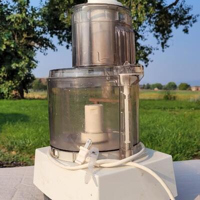 Lot 162: Vintage CUSINART Professional 14Food Processor