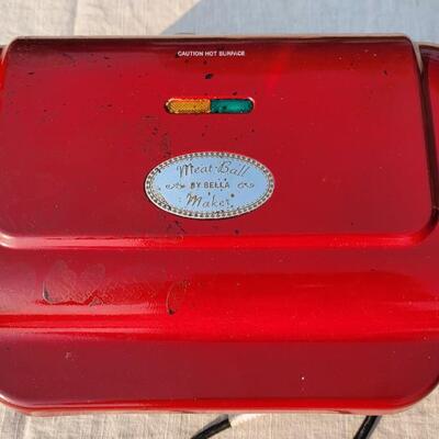 Lot 165: Meatball Maker by BELLA CO.