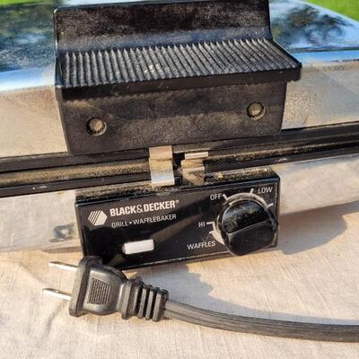 Lot 166: Vintage Black and Decker Waffle Maker by 
