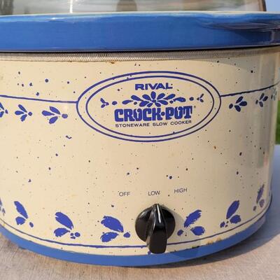 Lot 167: Vintage Large RIVAL Crock-Pot 