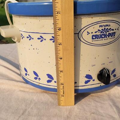 Lot 167: Vintage Large RIVAL Crock-Pot 