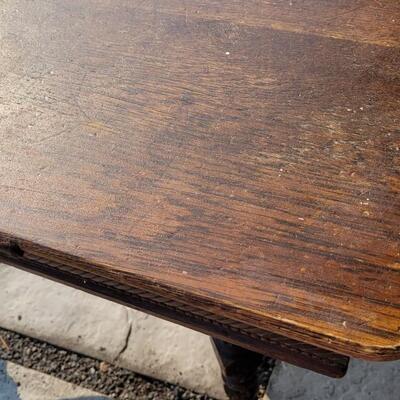 Lot 172: Antique Dining Table w/ 2 Leafs