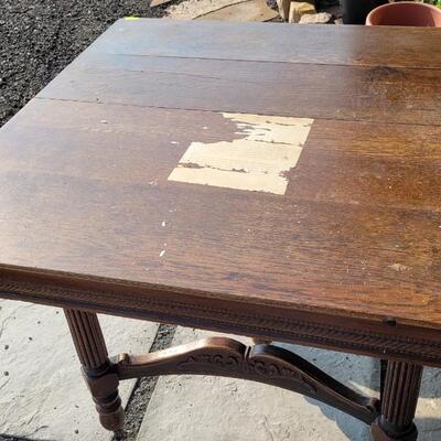 Lot 172: Antique Dining Table w/ 2 Leafs