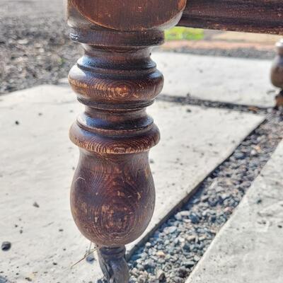 Lot 172: Antique Dining Table w/ 2 Leafs