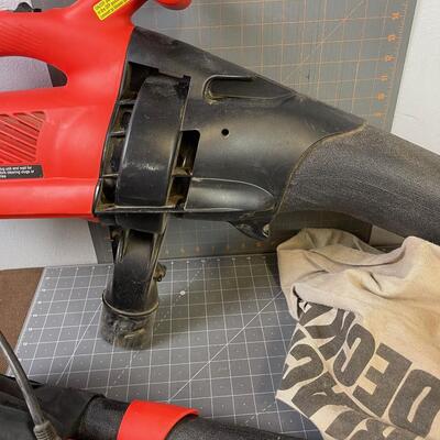 #318 Black & Decker Leaf Blower Vacuum - LEAF HOG 
