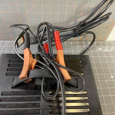 #326 Battery Charger  Like New 