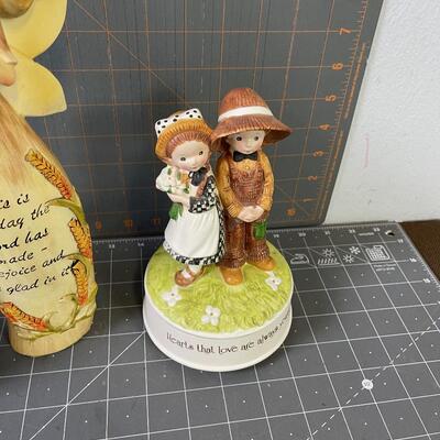 #332 Decorative Items: Snow globe, Angel etc.