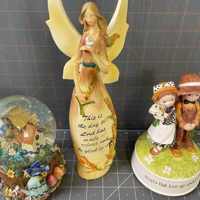 #332 Decorative Items: Snow globe, Angel etc.