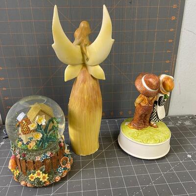 #332 Decorative Items: Snow globe, Angel etc.