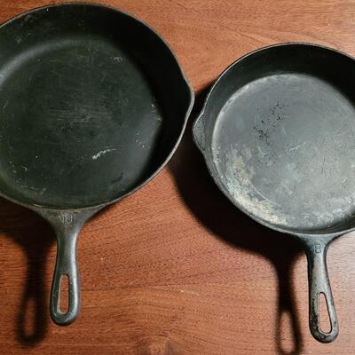 Lot 179: (2) Cast Iron Skillets  #8 no name & #10 Griswold