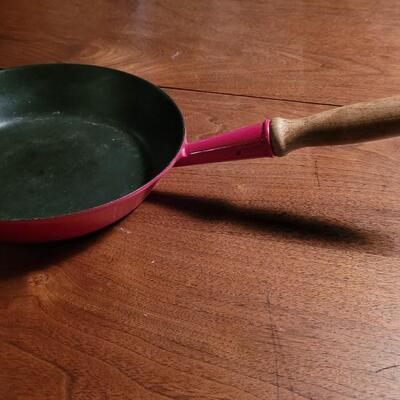 Lot 180: Le Creuset Red Enamel #24 Made in France 