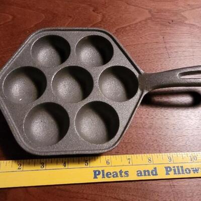 Lot 182: Danish Pancake Cast Iron Skillet 