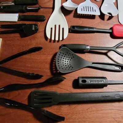 Lot 185: Black & White Plastic Kitchen Utensils & Wood Rolling Pin