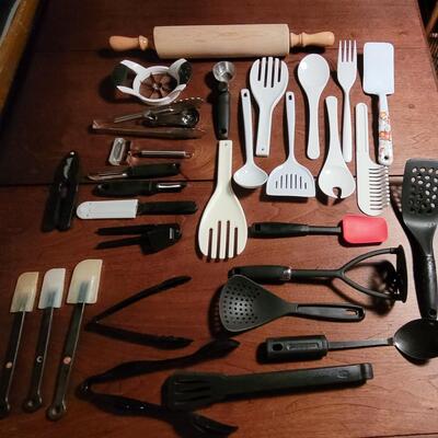 Lot 185: Black & White Plastic Kitchen Utensils & Wood Rolling Pin