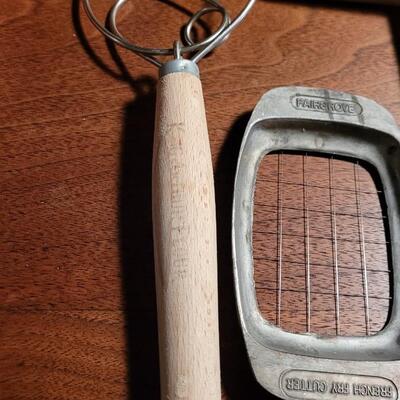 Lot 186: Vintage Kitchen Utensils