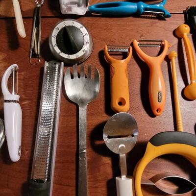 Lot 188: Colorful Kitchen Utensils Lot