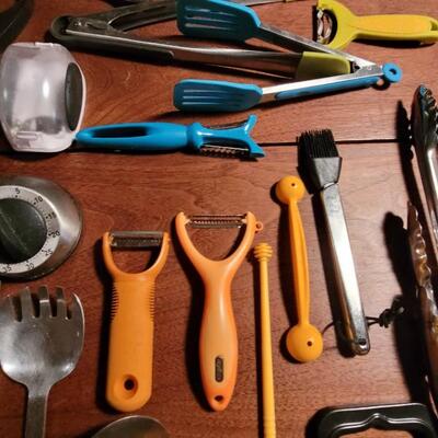 Lot 188: Colorful Kitchen Utensils Lot