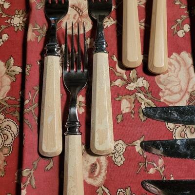 Lot 191: Cambridge Wood Handle Flatware Aet