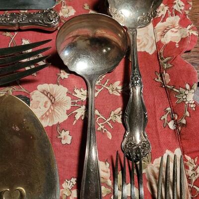 Lot 192: Mixed Silver Plate Flatware 