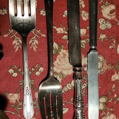 Lot 192: Mixed Silver Plate Flatware 