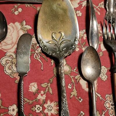 Lot 192: Mixed Silver Plate Flatware 