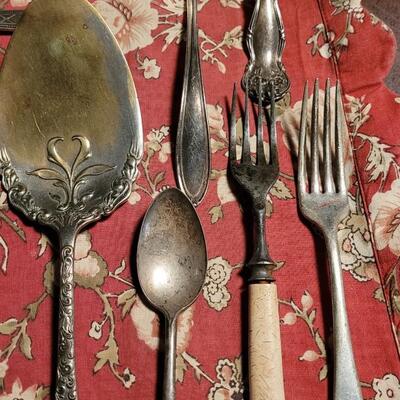 Lot 192: Mixed Silver Plate Flatware 
