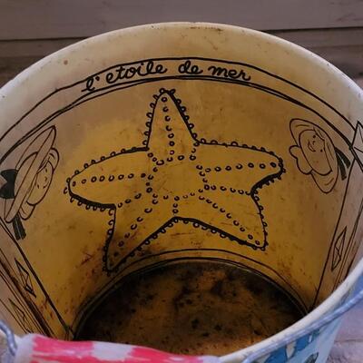 Lot 197: Vintage "Madeline" Bucket