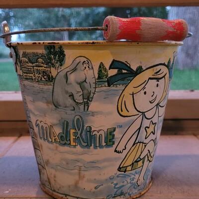 Lot 197: Vintage "Madeline" Bucket