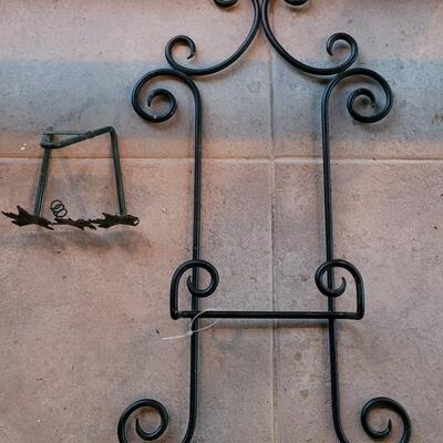 Lot 201: Hanging & Tabletop Plate Stands