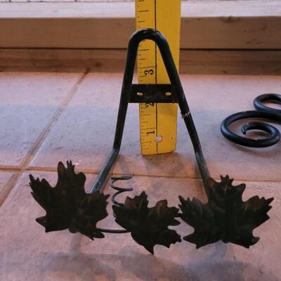 Lot 201: Hanging & Tabletop Plate Stands