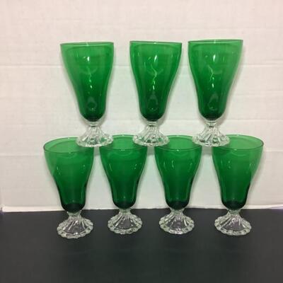 D - 141. Set of Seven Antique Anchor Hocking Forest Green Boopie Ice Tea Glasses