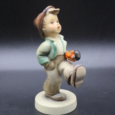 Vintage Goebel Hummel Happy Traveler Figurine 1950s 109/0