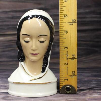 Vintage Ceramic Woman with Eyes Closed Praying Virgin Mary Bust 
