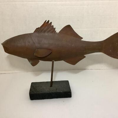 D - 158. Metal / Wooden Fish Decor